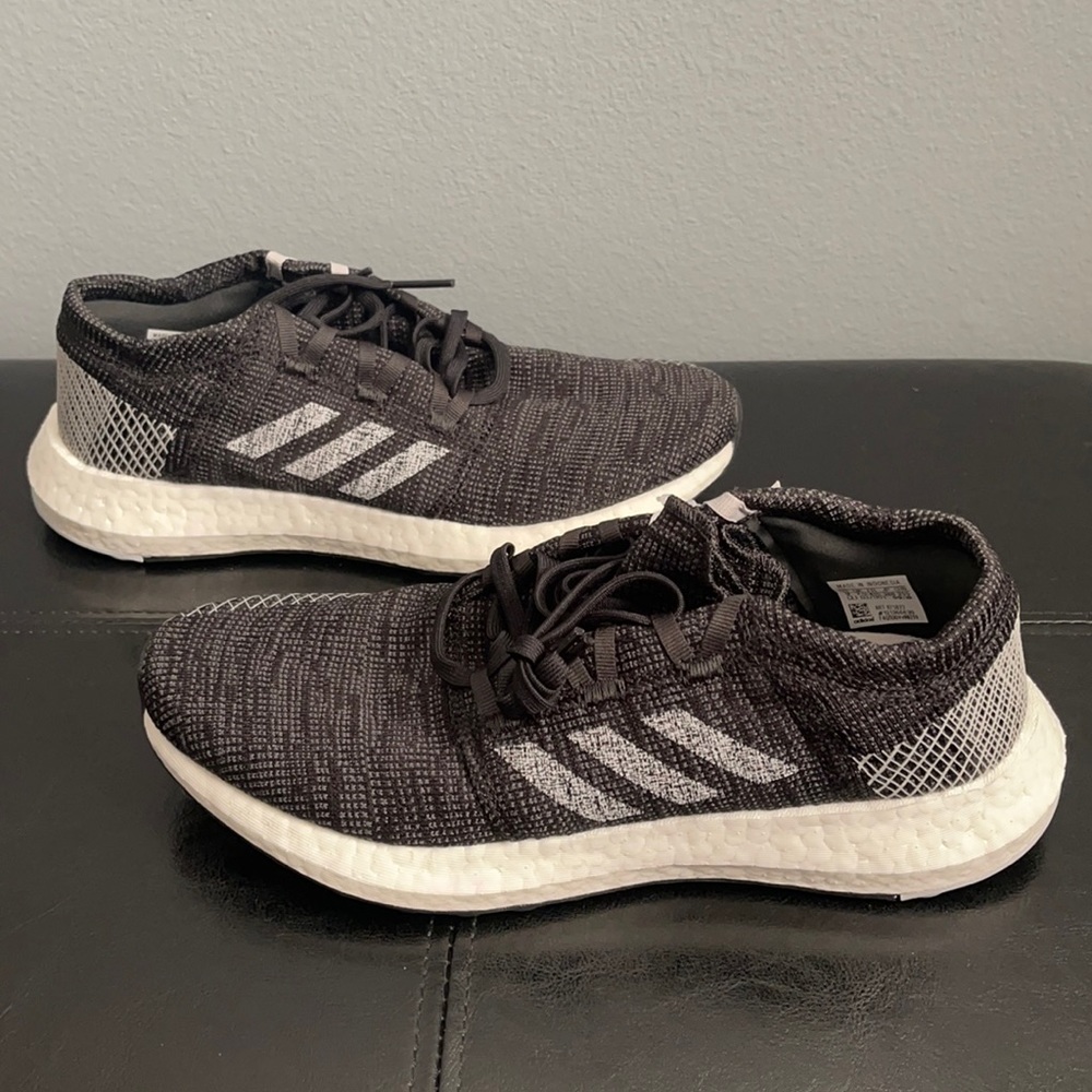 NEW Women’s Adidas PureBOOST GO, Size 9 (Women)